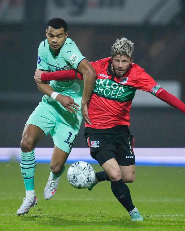 球场外的拥 球场外的拥