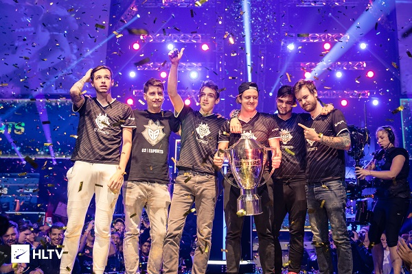 在強硬的對 在強硬的對