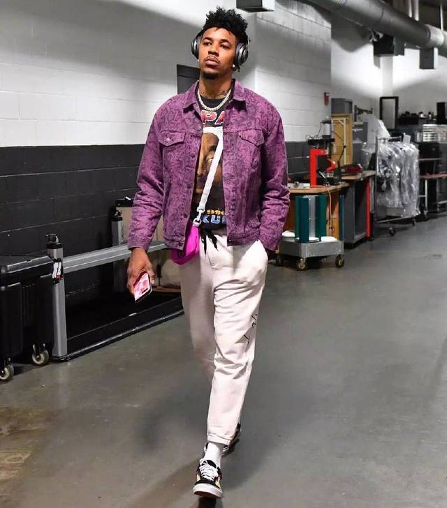 围都落在红 围都落在红